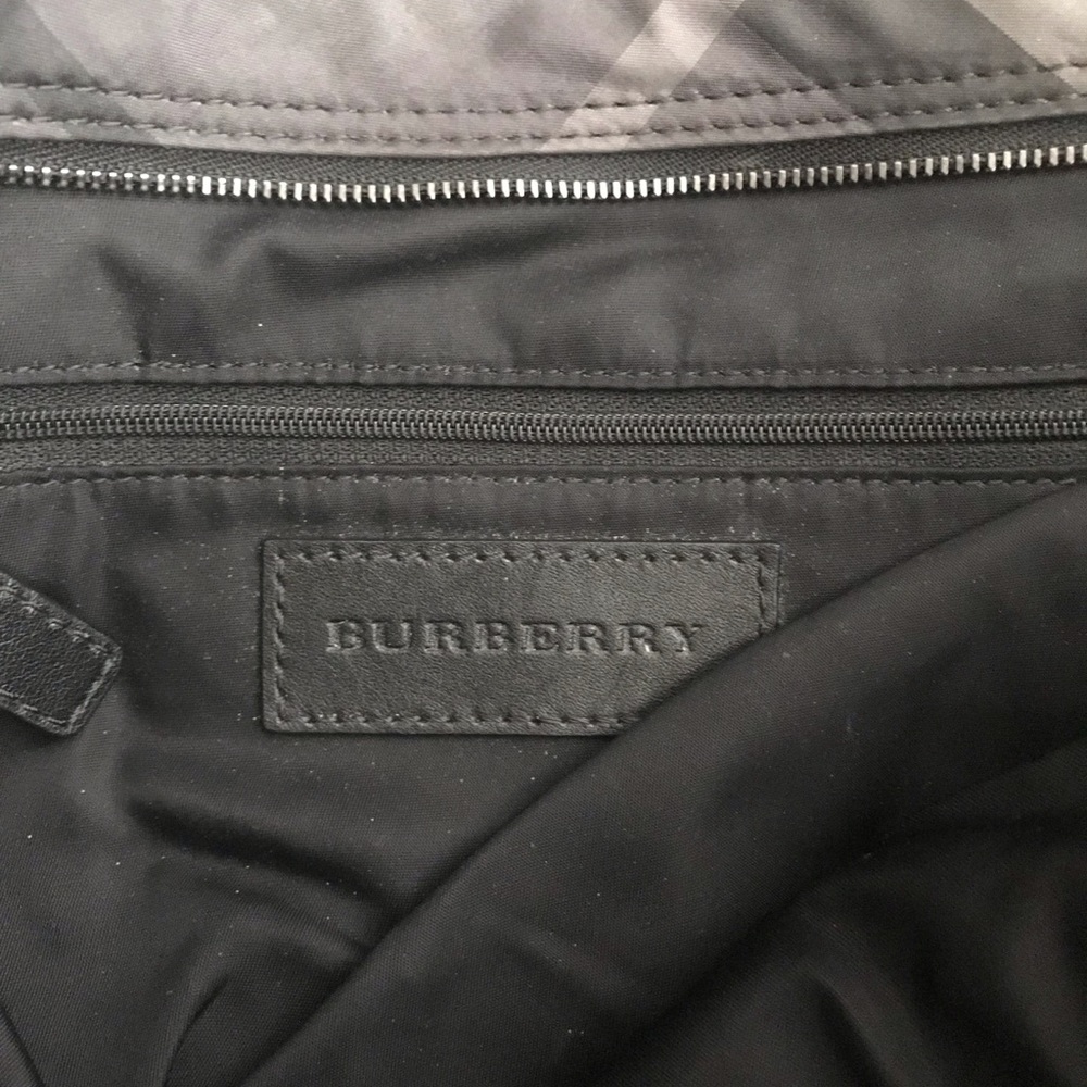 EUC Burberry Purse - Picture 6 of 13